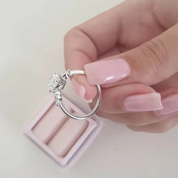 New 925 Silver Oval Cut Promise Diamond Ring 💍 - Picture 4 of 5